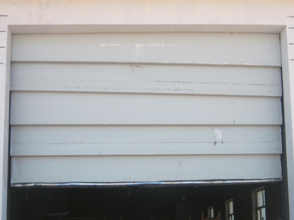 多段(多块)提升门